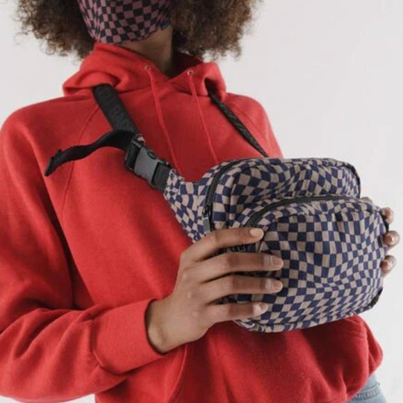 NWT Baggu Fanny Pack - Indigo Trippy Checker - Picture 6 of 6